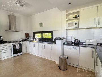 Venta Casa en Club de Campo La Ranita / Pilar PERMUTA