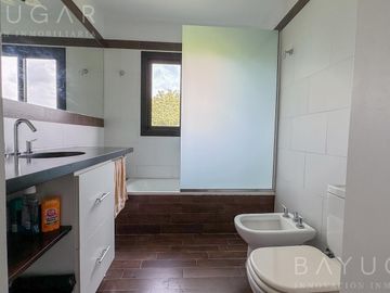 Venta Casa en Club de Campo La Ranita / Pilar PERMUTA