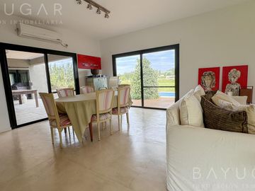 Venta Casa en Club de Campo La Ranita / Pilar PERMUTA