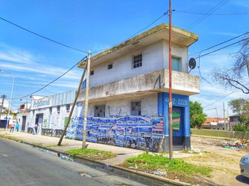 432 m2 LOCAL / GALPON C/ VIVIENDA