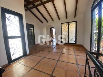 SE VENDE CASA EN CONDOMINIO PORTAL DE LOS ALAMOS CARTAGO