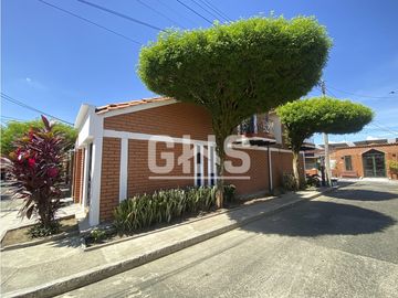 SE VENDE CASA EN CONDOMINIO PORTAL DE LOS ALAMOS CARTAGO