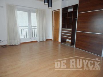 Semipiso en Venta en Quilmes Este