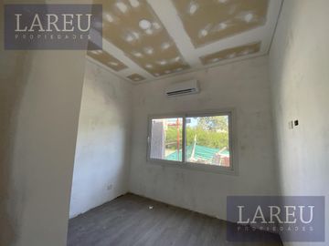 Casa - Casuarinas Del Pilar