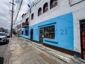 ¡DEPARTAMENTO EN VENTA EN PRIMER PISO, CÓMODO Y CERCA DE TODO LO QUE NECESITAS!