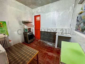 ¡DEPARTAMENTO EN VENTA EN PRIMER PISO, CÓMODO Y CERCA DE TODO LO QUE NECESITAS!