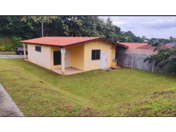 VENDO CASA EN BRISAS DEL GOLF 3R (DMFS)