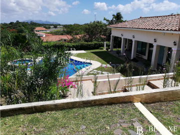 VENDO/ALQUILO CASA CON CASA DE HUESPED EN ZONA DE PLAYA/Montaña (6)