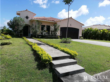 VENDO/ALQUILO CASA CON CASA DE HUESPED EN ZONA DE PLAYA/Montaña (6)