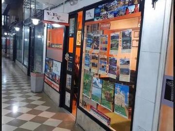 Local en galería -  Lanus Este