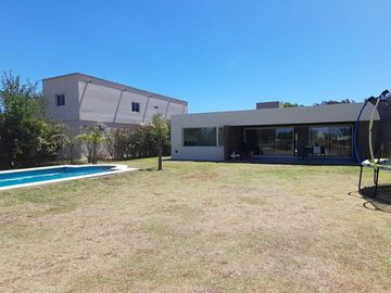 Casa en   LA HORQUETA