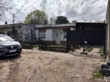 Excelente propiedad en venta  a 250 mts de Ruta 21
