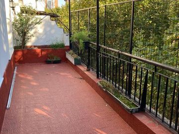 Estupendo semipiso al frente