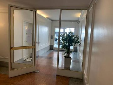 Estupendo semipiso al frente