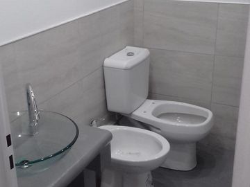 PH 3/4 ambientes a nuevo, excelente ubicación. Patio, balcón. Impecable! - Olivos