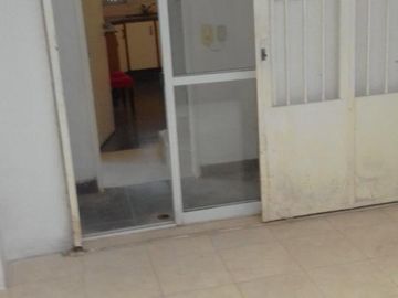 PH 3/4 ambientes a nuevo, excelente ubicación. Patio, balcón. Impecable! - Olivos