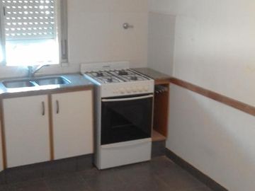 PH 3/4 ambientes a nuevo, excelente ubicación. Patio, balcón. Impecable! - Olivos