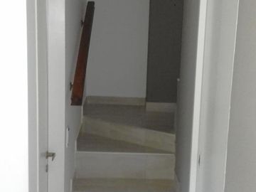 PH 3/4 ambientes a nuevo, excelente ubicación. Patio, balcón. Impecable! - Olivos