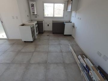 DUPLEX DE 4 AMBIENTES EN VENTA A ESTRENAR CON COCHERA CUBIERTA Y BAULERA, OLIVOS