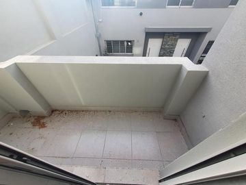 DUPLEX DE 4 AMBIENTES EN VENTA A ESTRENAR CON COCHERA CUBIERTA Y BAULERA, OLIVOS