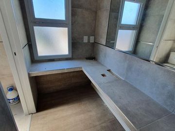 DUPLEX DE 4 AMBIENTES EN VENTA A ESTRENAR CON COCHERA CUBIERTA Y BAULERA, OLIVOS