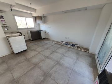 DUPLEX DE 4 AMBIENTES EN VENTA A ESTRENAR CON COCHERA CUBIERTA Y BAULERA, OLIVOS