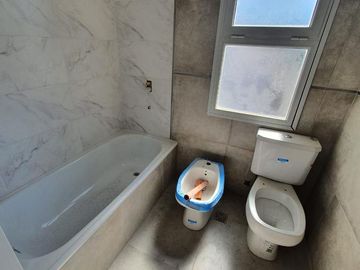 DUPLEX DE 4 AMBIENTES EN VENTA A ESTRENAR CON COCHERA CUBIERTA Y BAULERA, OLIVOS