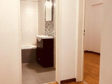 EXCELENTE 3 AMBIENTES EN DUPLEX COMO A ESTRENAR CON 2 BALCONES Y COCHERA CUBIERTA