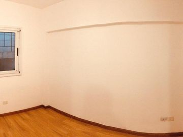 EXCELENTE 3 AMBIENTES EN DUPLEX COMO A ESTRENAR CON 2 BALCONES Y COCHERA CUBIERTA