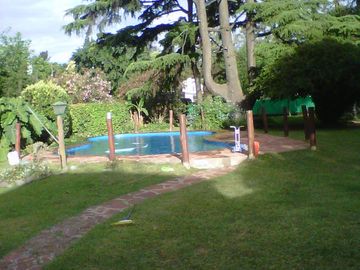 Hermosa quinta en calle principal La Reja