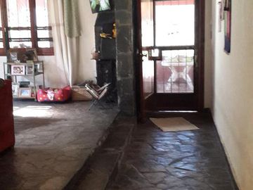 Hermosa quinta en calle principal La Reja