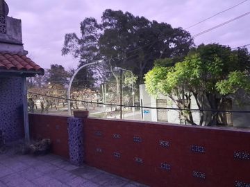 Casa en venta - 2 Dormitorios 1 Baño - Local - 500Mts2 - Lanús
