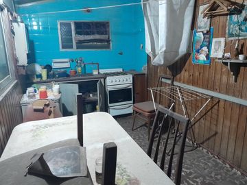 Casa en venta - 2 Dormitorios 1 Baño - Local - 500Mts2 - Lanús
