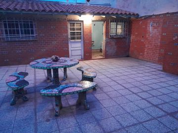 Casa en venta - 2 Dormitorios 1 Baño - Local - 500Mts2 - Lanús