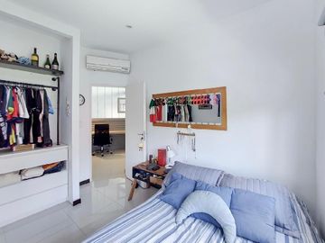 Importante casa totalmente reciclada a nuevo en Barrio Privado Campos de Alvarez