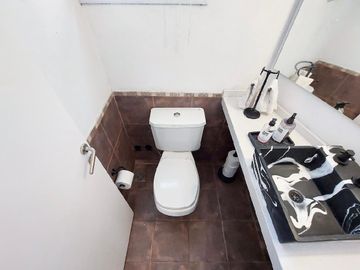 Importante casa totalmente reciclada a nuevo en Barrio Privado Campos de Alvarez