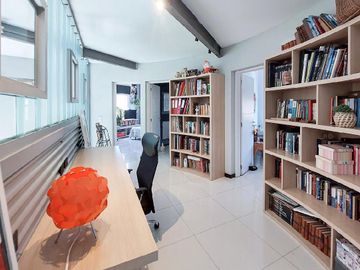 Importante casa totalmente reciclada a nuevo en Barrio Privado Campos de Alvarez
