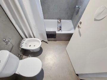 Importante casa totalmente reciclada a nuevo en Barrio Privado Campos de Alvarez
