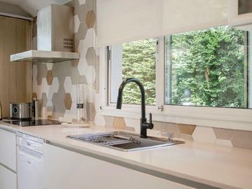 Importante casa totalmente reciclada a nuevo en Barrio Privado Campos de Alvarez