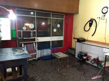 Excelente propiedad en zona comercial a metros del Bajo a Nivel