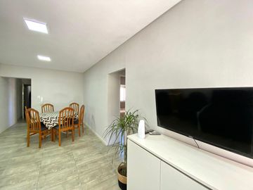 VENTA-DEPARTAMENTO DE 2 DORMITORIOS-BUENOS AIRES Y 9 DE JULIO-AMPLIO