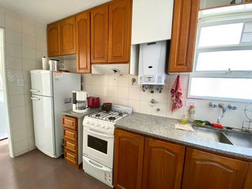 VENTA-DEPARTAMENTO DE 2 DORMITORIOS-BUENOS AIRES Y 9 DE JULIO-AMPLIO