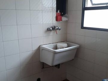 VENTA-DEPARTAMENTO DE 2 DORMITORIOS-BUENOS AIRES Y 9 DE JULIO-AMPLIO