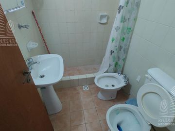 Dúplex en venta de 2 dormitorios c/ cochera en Costa Azul