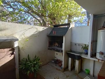 Dúplex en venta de 3 dormitorios c/ cochera en Costa Azul