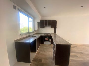 Venta, Departamento, 3 Ambientes, Con Cochera, Piso Alto, Luminoso,  Almagro, Caballito