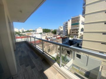 Venta, Departamento, 3 Ambientes, Con Cochera, Piso Alto, Luminoso,  Almagro, Caballito
