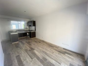 Venta, Departamento, 3 Ambientes, Con Cochera, Piso Alto, Luminoso,  Almagro, Caballito