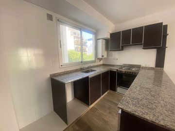 Venta, Departamento, 3 Ambientes, Con Cochera, Piso Alto, Luminoso,  Almagro, Caballito
