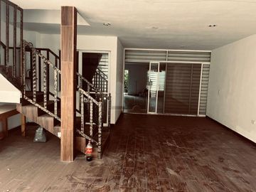 Casa en Venta en Fracc. El Dorado, León, Gto.a lado de Via Alta y el Blvd. Aeropuerto Amplia